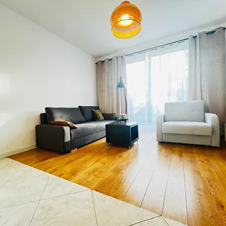 Filmowa Kawalerka Z Uroczym Tarasem I Garazem Podziemnym * Varsó