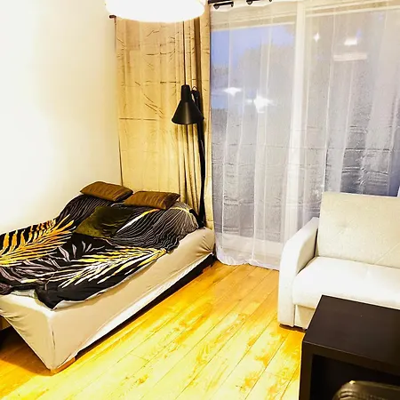 Filmowa Kawalerka Z Uroczym Tarasem I Garazem Podziemnym Apartamento Varsovia