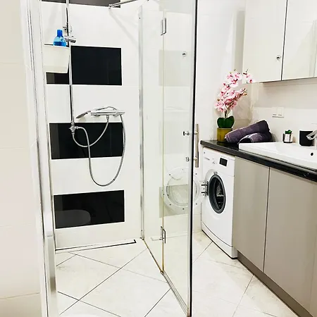 Διαμέρισμα Filmowa Kawalerka Z Uroczym Tarasem I Garazem Podziemnym Βαρσοβία