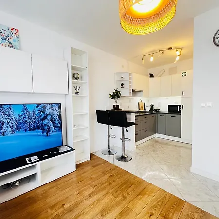 Filmowa Kawalerka Z Uroczym Tarasem I Garazem Podziemnym *