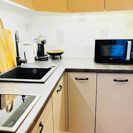 Filmowa Kawalerka Z Uroczym Tarasem I Garazem Podziemnym Apartman