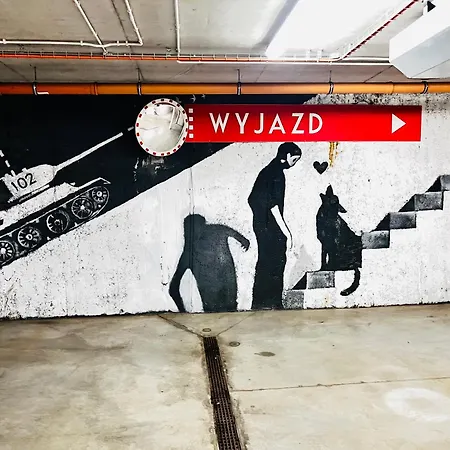 Daire Filmowa Kawalerka Z Uroczym Tarasem I Garazem Podziemnym Varşova
