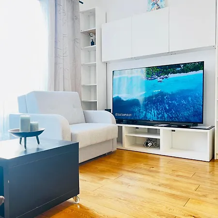 Filmowa Kawalerka Z Uroczym Tarasem I Garazem Podziemnym * وارسو