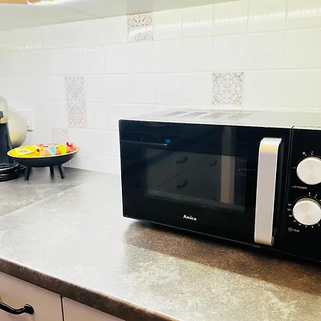 Filmowa Kawalerka Z Uroczym Tarasem I Garazem Podziemnym