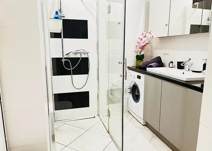 Apartament Filmowa Kawalerka Z Uroczym Tarasem I Garażem Podziemnym Warszawa