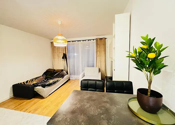 Filmowa Kawalerka Z Uroczym Tarasem I Garażem Podziemnym Warszawa