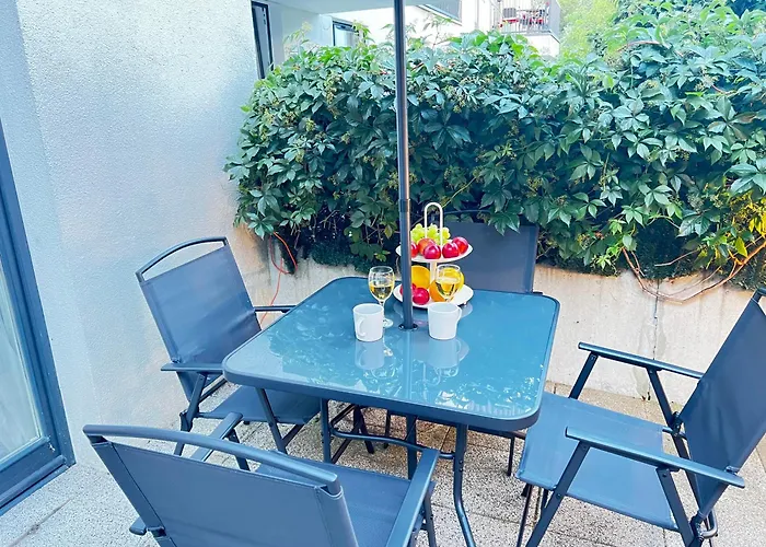 Filmowa Kawalerka Z Uroczym Tarasem I Garażem Podziemnym