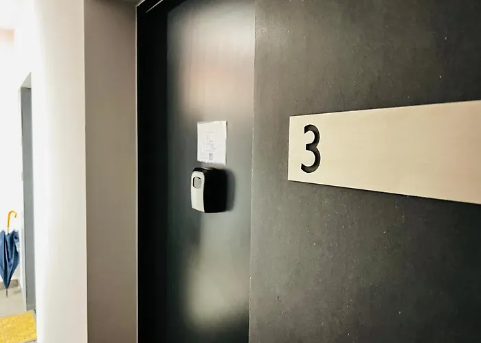 Apartament Filmowa Kawalerka Z Uroczym Tarasem I Garażem Podziemnym Warszawa